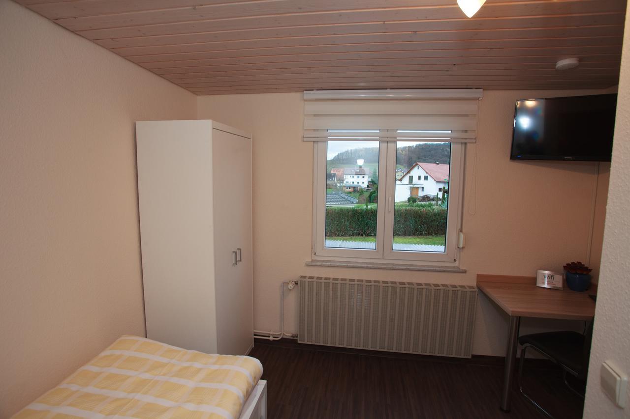 Hotel Haus Am Asang à Löwenstein Extérieur photo