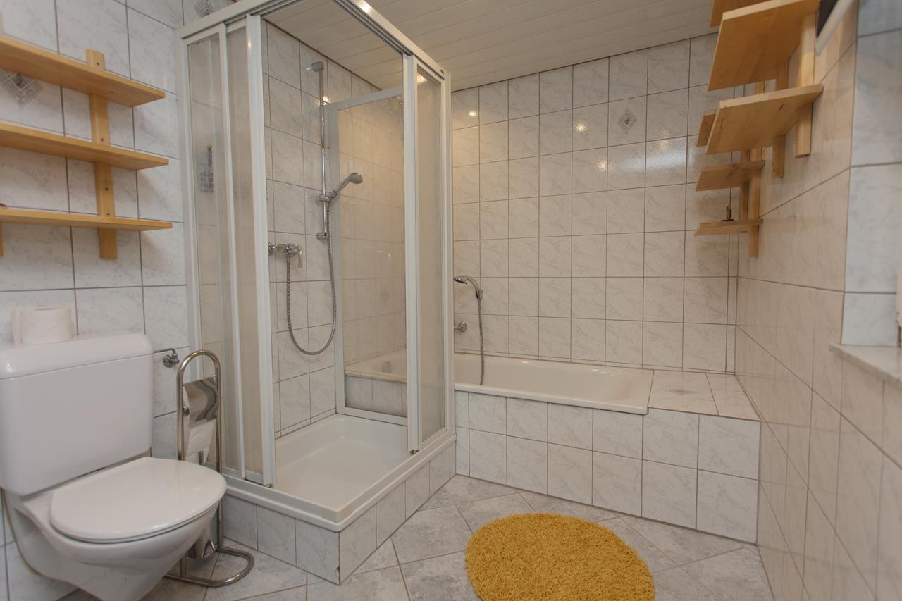 Hotel Haus Am Asang à Löwenstein Extérieur photo